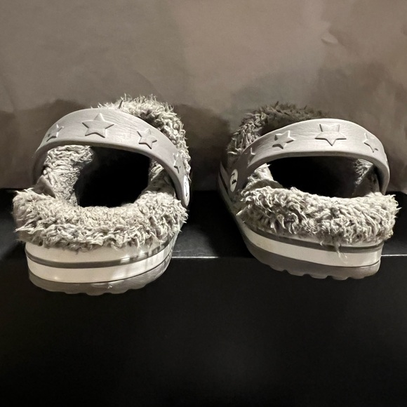 Kids size 6 shoes - Picture 5 of 6